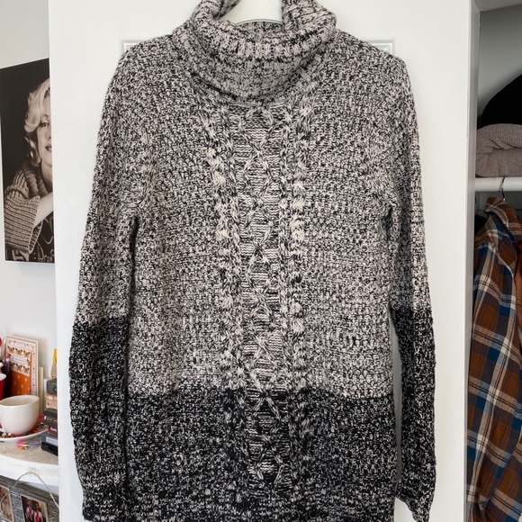 Vintage Banana Republic Turtleneck Sweater - Picture 1 of 3